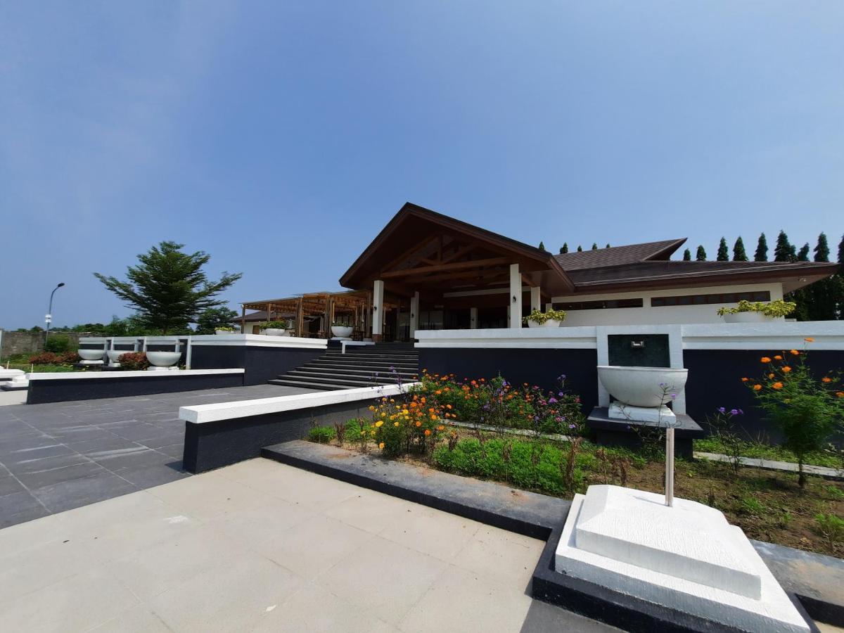 Estancia De Lorenzo Tarlac Exterior foto