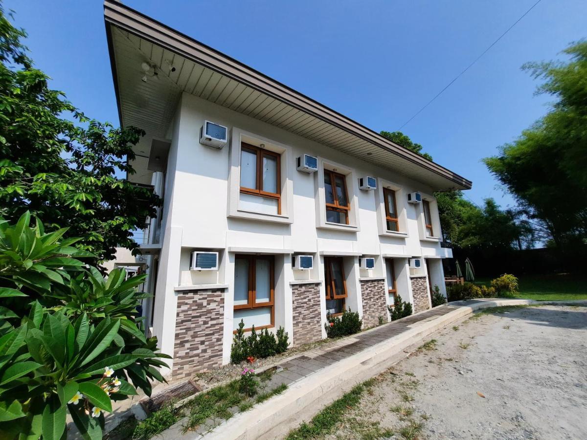 Estancia De Lorenzo Tarlac Exterior foto