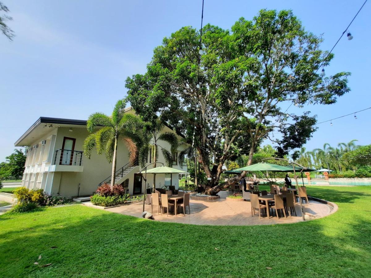 Estancia De Lorenzo Tarlac Exterior foto