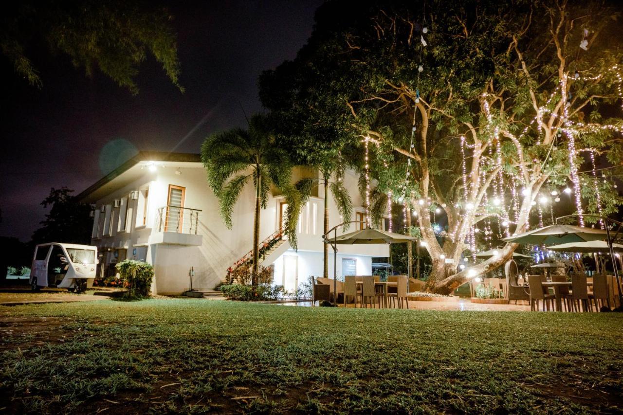 Estancia De Lorenzo Tarlac Exterior foto